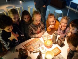 Help de museumdirecteur!