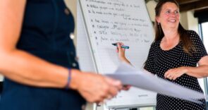 Motiveren door te luisteren tijdens de NEOS Zomeracademie