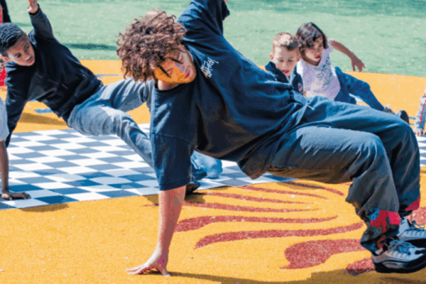 Zomerparade en NEOS Cultuuronderwijs Cultuur@Cruyffcourt